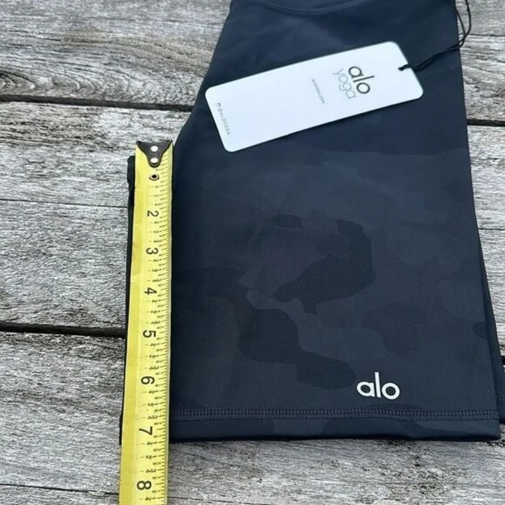 Alo Yoga Vapor Camouflage High Waist Biker Shorts In Black‎ Size XS NWT - Picture 5 of 7